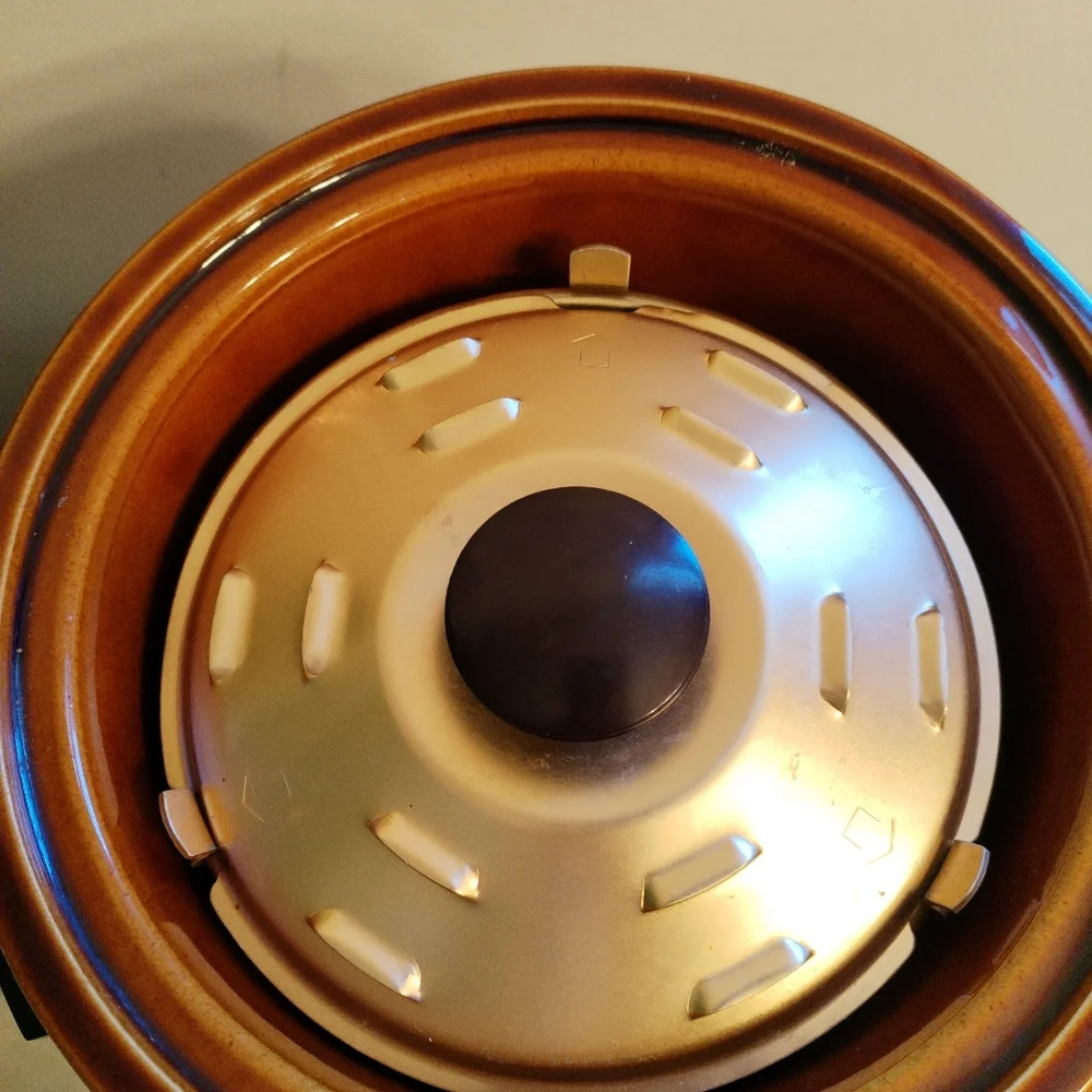 Red Electric Slow Cooker with Glass Lid - Brand Unknown